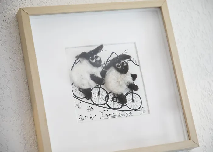 Appt 4 Pers Centre Village Balcon Draps Fournis Garage Accueil Velo Fibre شقة سانت لاري سولون