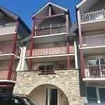 Appt 4 Pers Centre Village Balcon Draps Fournis Garage Accueil Velo Fibre * サン・ラリー・スラン