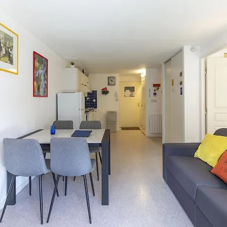 Appt 4 Pers Centre Village Balcon Draps Fournis Garage Accueil Velo Fibre Apartmán