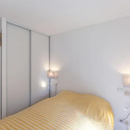 Appt 4 Pers Centre Village Balcon Draps Fournis Garage Accueil Velo Fibre Apartmán
